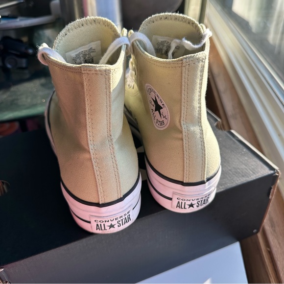 Converse - Picture 3 of 5